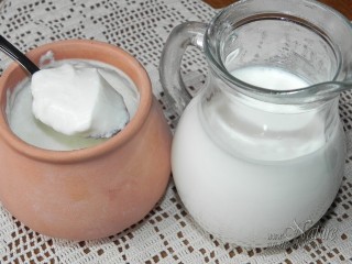 Thick and liquid yogurt