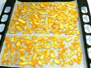 Drying of orange zest