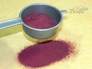 Sifting of red beet powder