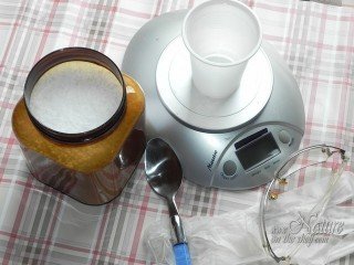 Weighing of sodium hydroxide